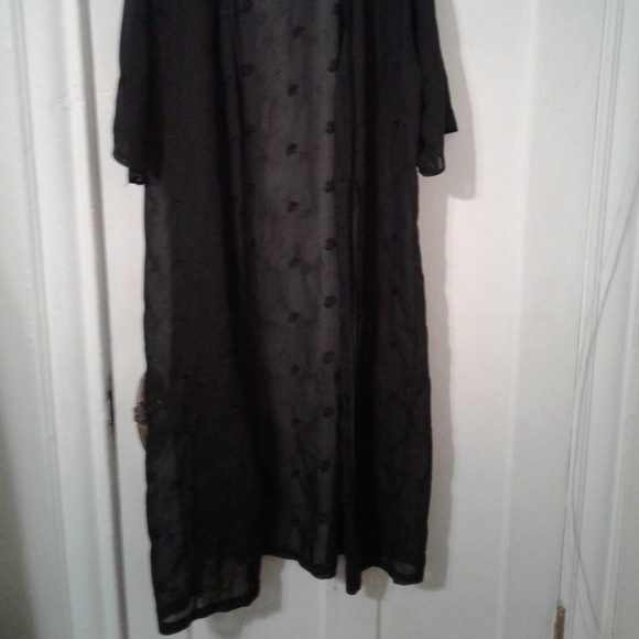 Lovely Sheer Robe with Rose Detail - Picture 2 of 4